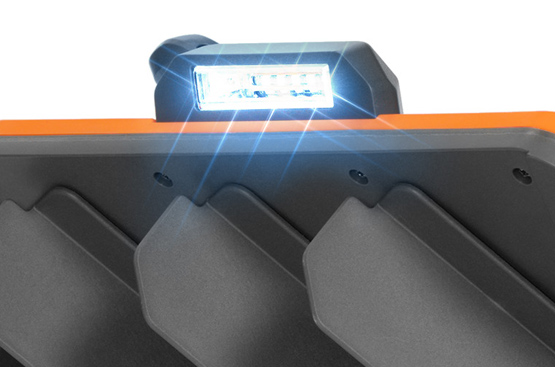 The snowplow is rechargeable DAEWOO DAST 4242Li