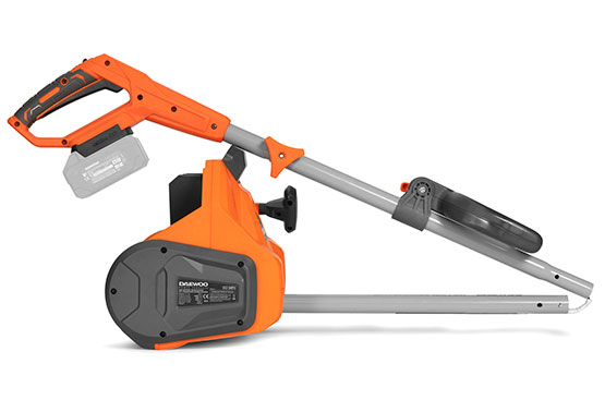 The snowplow is rechargeable DAEWOO DAST 3421Li
